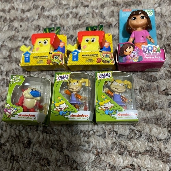 Large lot of Mini Brands Products 37 Pieces Total! - Picture 5 of 9